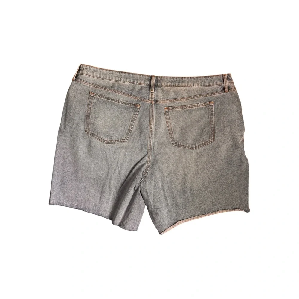 Universal Thread Womens 90s Baggy Bermuda Shorts Light Wash Distressed Denim 22